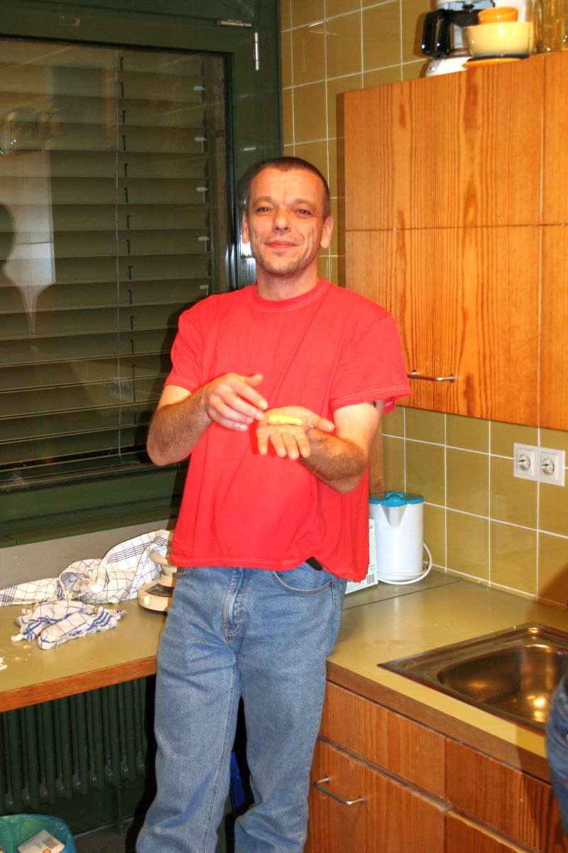 Image 14 of 65  -  141 kB